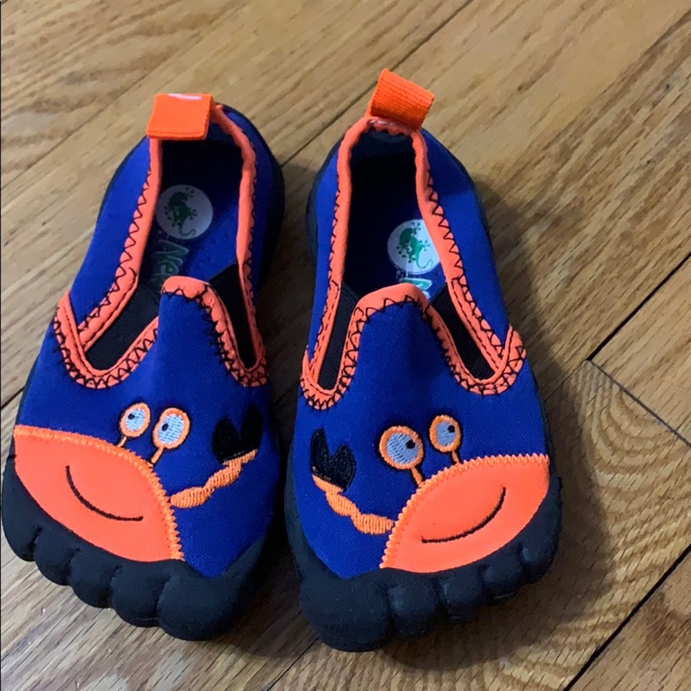 Water shoes for boys size 5-6